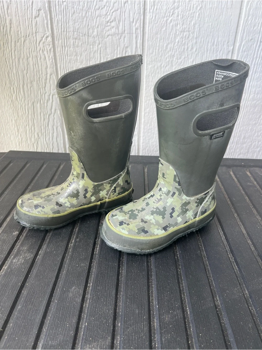 Bogs Toddler Kids Size 9 Green Camo Waterproof Rain Boots
